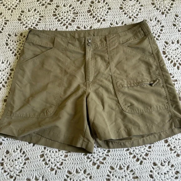 Women’s Bimini Bay Outfitters Performance Wear Sz 16 Khaki Shorts - Picture 1 of 8